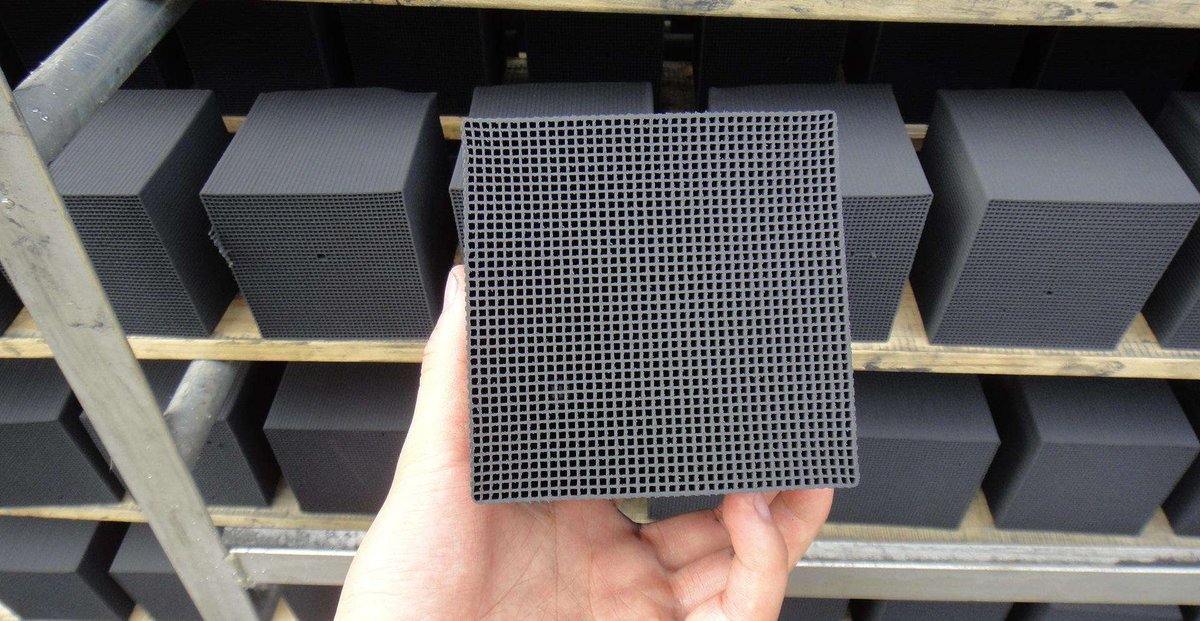 Honeycomb activated carbon filter