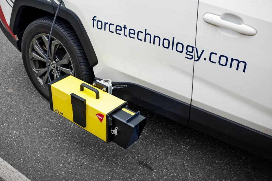 LTL-M2 mobile retroreflectometer