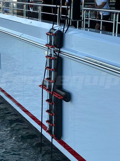 maxiStow Inflatable Pilot Ladder Support