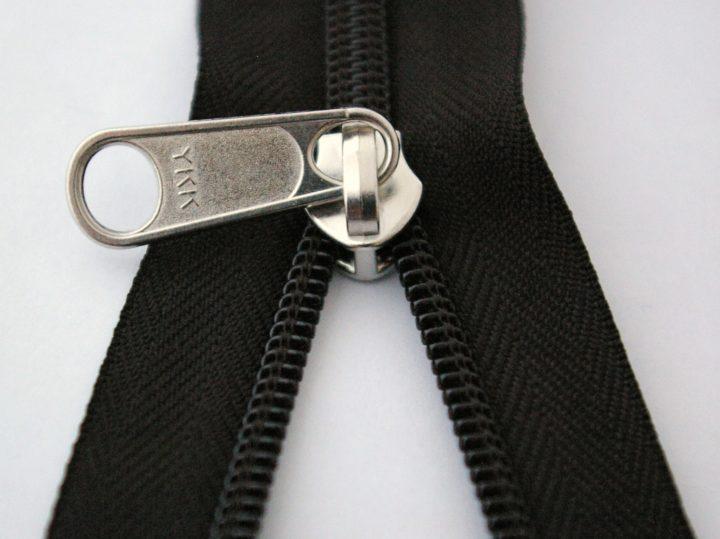YKK
