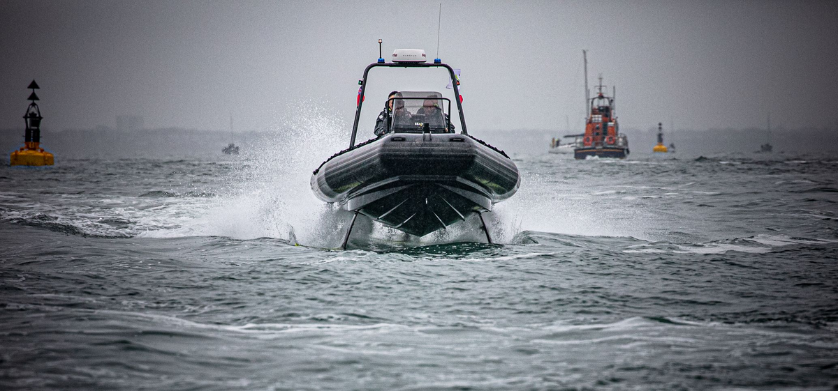 Flying Tender (yachting) / Flying RIB (pro.)