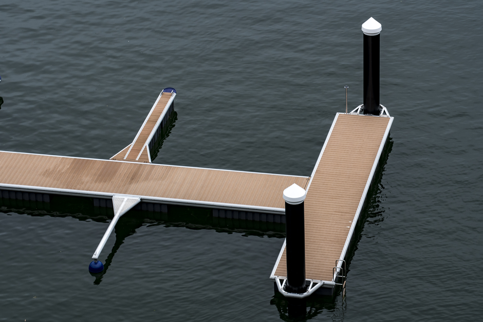 Floating pontoons