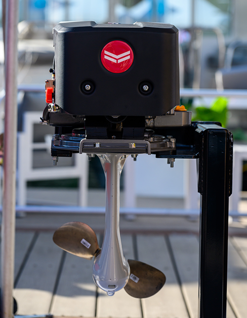 YANMAR's award winning E-Saildrive SDe 48v series is built on a robust electrical system with all components on one ‘plug and play’ platform.