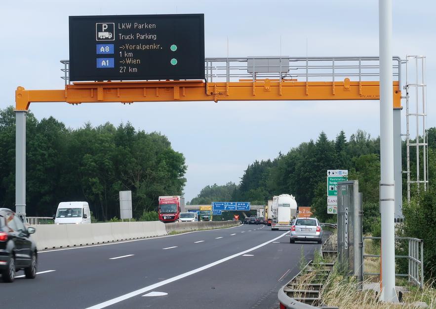 VARIABLE MESSAGE SIGNS