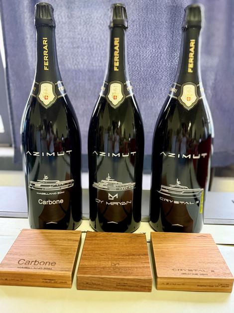 Bottle personalization for special yacht events