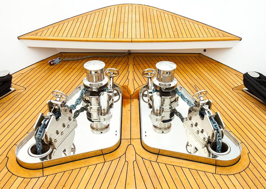 windlass plate