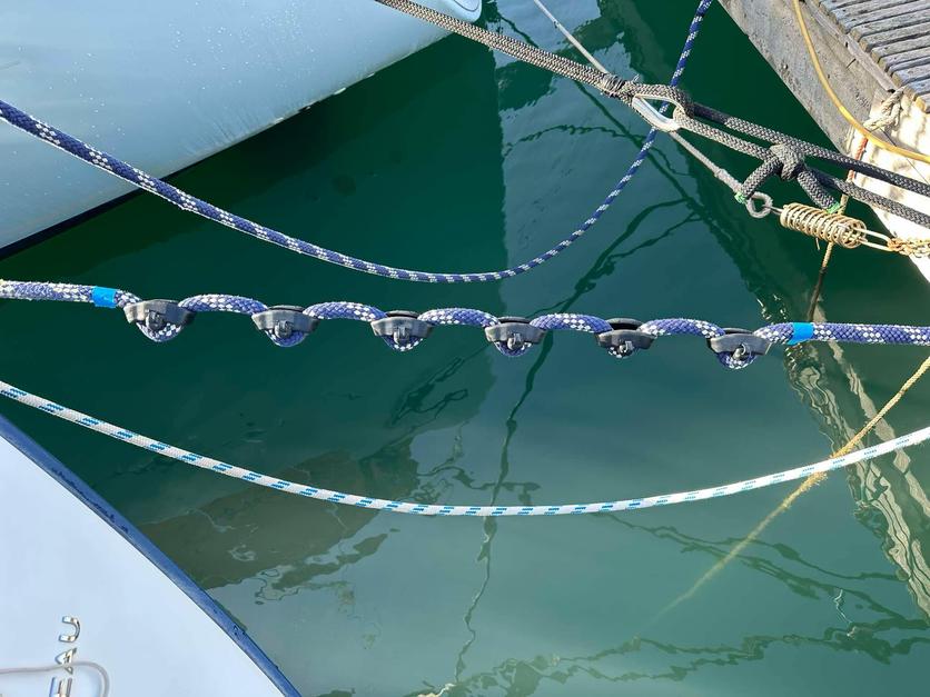 Bungy mooring line snubber / shock absorber