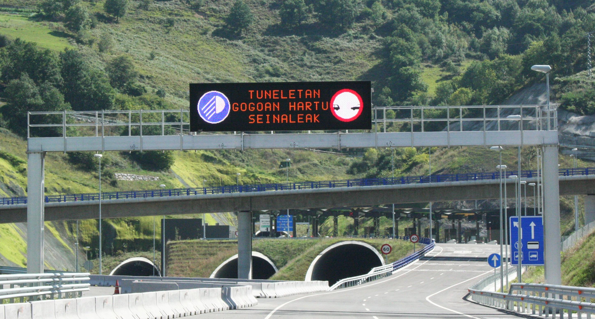 VARIABLE MESSAGE SIGNS