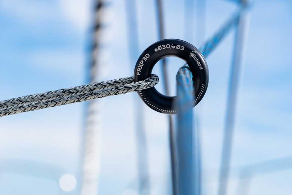Large opening Friction Rings